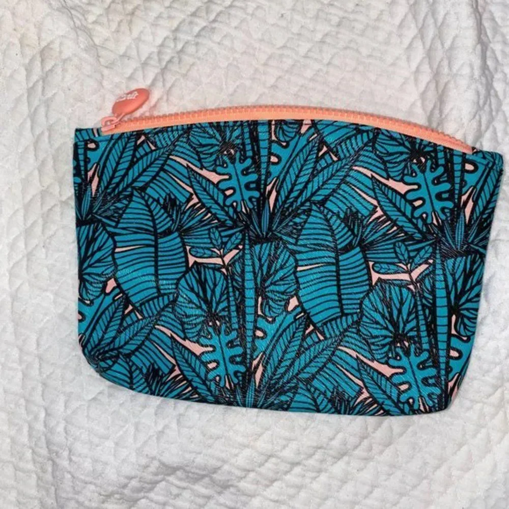 Ipsy green and pink palm tree makeup bag | Sz OS